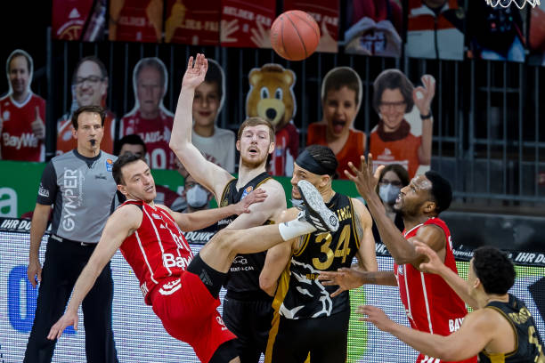 相比之下 相比之下