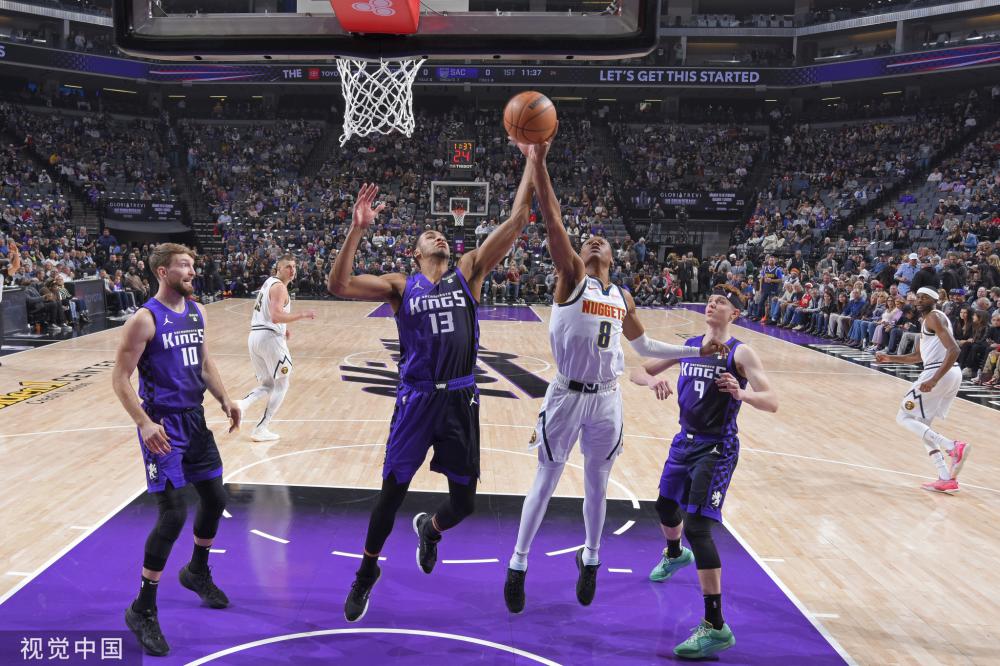 与前锋线上 与前锋线上